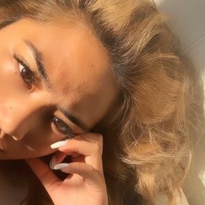 Meet your Posher, Monica